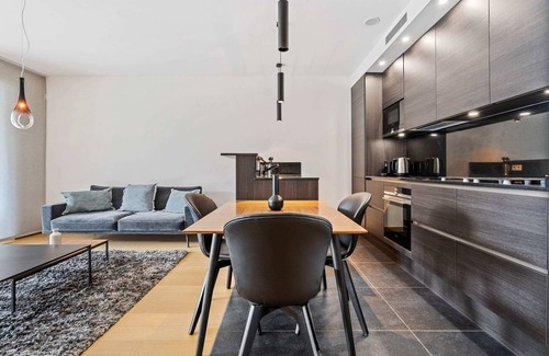 Gasperich Apartment | Stylish Apt in Cloche dOr w balcony