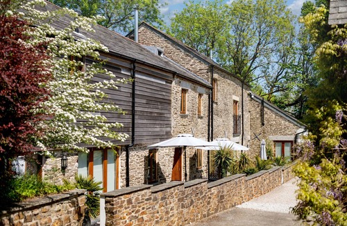 Widegates Cottage | Stylish Barn Conversion, Hot Tub & EV charger - An ideal family and friends get away