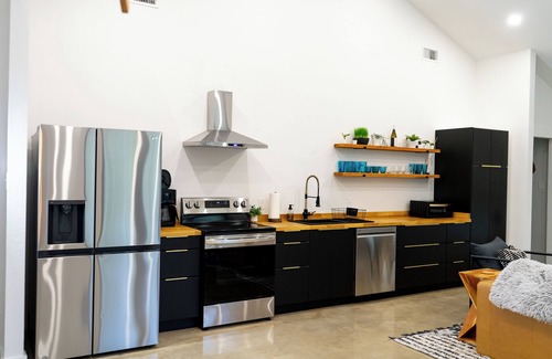Forestburg House | Stylish Barndo Escape w/Fire Pit & Patio