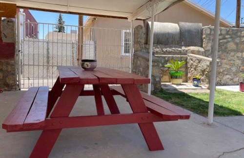 El Paso Apartment | Stylish Basement Studio in Central El Paso - Very spacious