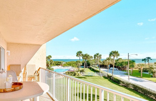 Avon By The Sea Condo | Stylish Beachfront Condo – Balcony, Heated Pool & Steps to Pier