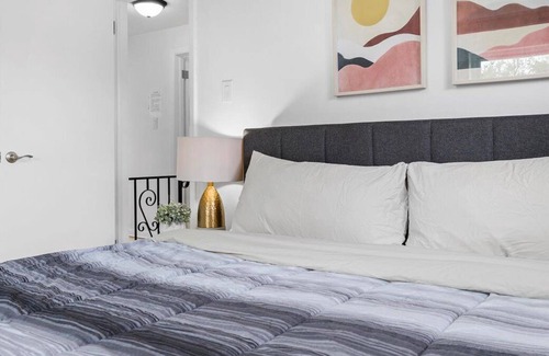 Pittsburgh House | Stylish & Bright 4Bdrm House on Mt Troy/Pittsburgh