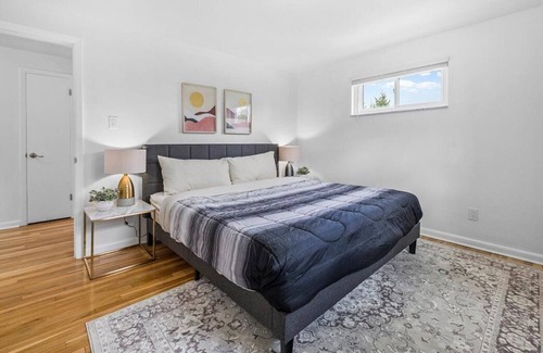 Pittsburgh House | Stylish & Bright 4Bdrm House on Mt Troy/Pittsburgh
