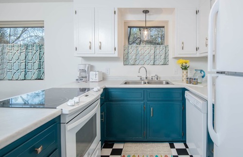 Hendersonville House | Stylish cabin near downtown