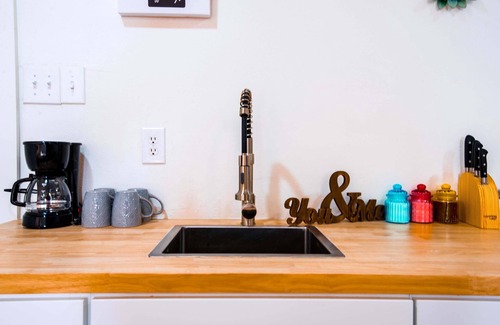 El Paso Apartment | Stylish Charming Guesthouse in Central El Paso Edit