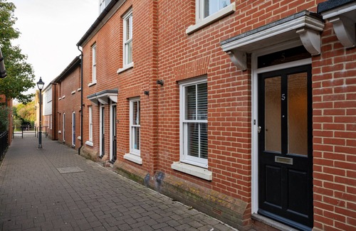 Canterbury House | Stylish city 4-Bed house with Garden & Parking