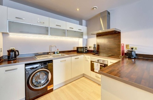 Northampton Apartment | Stylish City Centre Apartment FreeParking Wifi