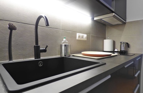 Nea Chalkidona Apartment | Stylish city studio by MPS