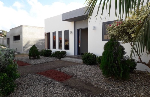 Oranjestad House | Stylish, clean and relaxing home