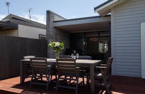 Fitzroy House | Stylish Coastal Getaway near Fitzroy Beach