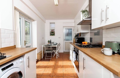 Wigan House | Stylish Comfort: 2BR Home in the heart of Wigan