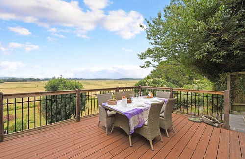 Amberley Cottage | Stylish & comfortable cottage in a beautiful village with stunning views
