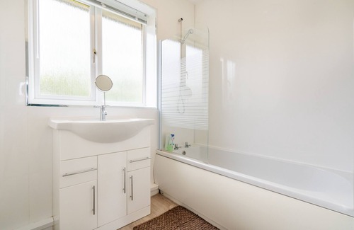 Sheffield City Centre House | Stylish & Comfortable 3BR Spacious Home w/Parking