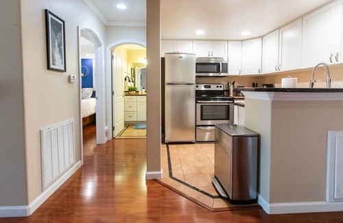 Ridgecrest Apartment | Stylish & Comfy ~ 5★ Location, Office, ♛Queen Bed