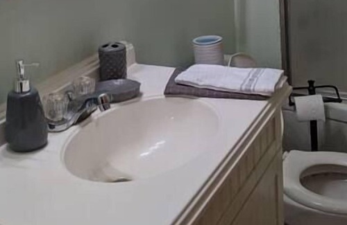 Silvis Apartment | Stylish, comfy loft near town and The Rust Belt