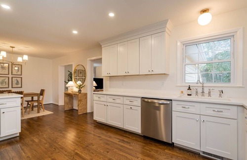 North Hills House | Stylish & Comfy North Hills Getaway!