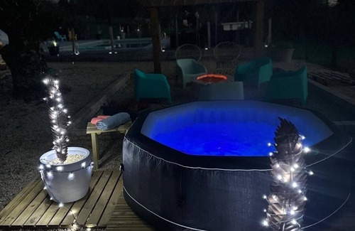 Coulaures House | Stylish complex - perfect for friends and families gatherings of up-to 24