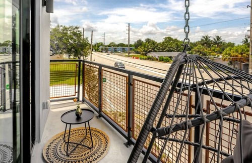 Fort Lauderdale Apartment | Stylish Condo - Kosher Style Apartment
