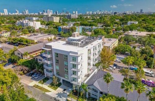 Parkside Apartment | Stylish Condo, Walk to Dining, 5 Min to Beach