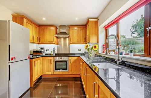 Chipping Norton Cottage | Stylish Cotswold holiday cottage with a superb garden - Windrush, Salford
