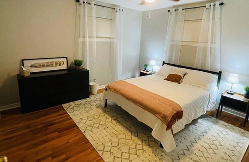 Northside Cottage | Stylish Cottage 222 - Free Parking - Self Check-in