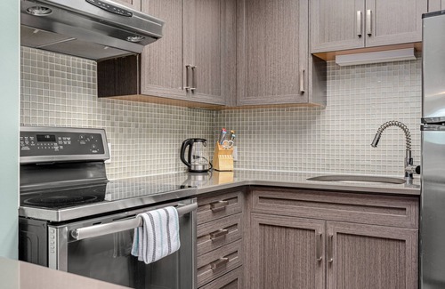 Bridgeland House | Stylish Duplex - Near DT. Self Check-In & Parking