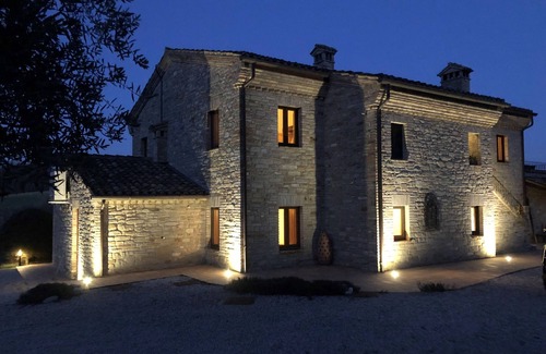 Montelparo Apartment | Stylish eco holiday home with private pool set in vineyards with panoramic views