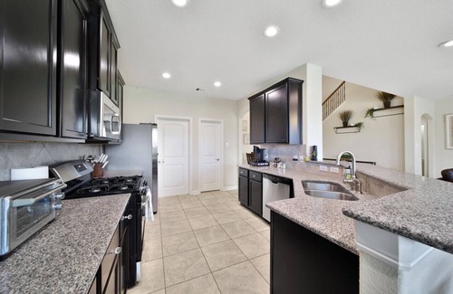 College Park House | Stylish Escape Near lake Conroe & The Woodlands