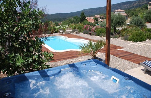 Felines-Minervois Villa | Stylish Family Villa in Félines