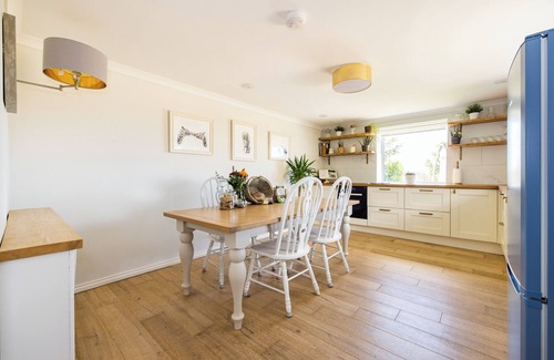 Frome House | Stylish Family Barn, edge of Frome + country views