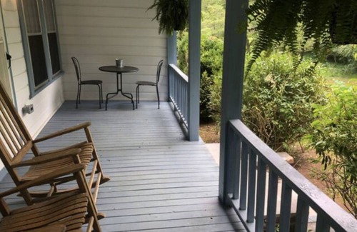 Asheville House | Stylish Farmhouse w/Pond! Enjoy Nature While Being Close to Downtown
