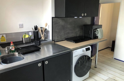 Chesterfield Apartment | Stylish flat in Chesterfield near Peak District
