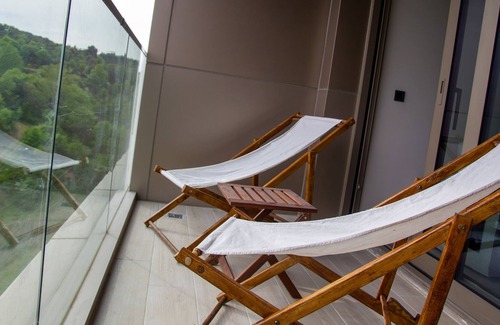Maslak Condo | Stylish Flat in Maslak w/Forest view