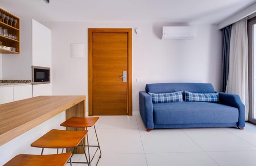 Bodrum City Center Apartment | Stylish Flat w Pool n Balcony 5 min to Beach