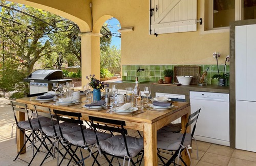 Les Adrets-de-l'Esterel Villa | Stylishly renovated villa with heated infinity pool and sea views over Cannes