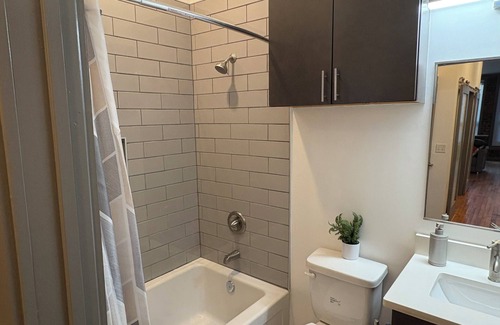 Shockoe Bottom Apartment | Stylish Getaway in Downtown Richmond - 1b1b
