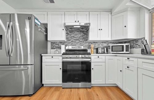 Valinda House | Stylish Getaway Steps from LA Action
