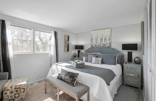 Mosby House | Stylish Haven 11 Minutes from the Richmond Airport