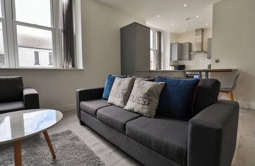 Hull Apartment | Stylish hideout