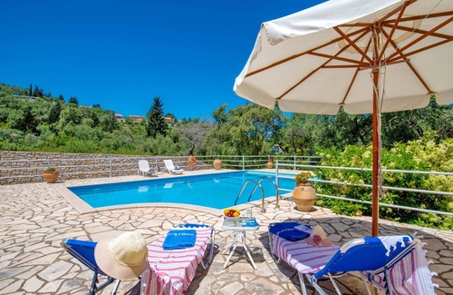 Koutsi Villa | Stylish Hideaway, 2-mins from Marmari Beach!