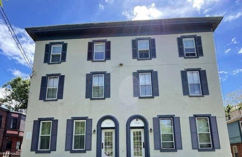 Wilmington Apartment | Stylish Historic Apartment - Queen Bed, Fast WiFi, Easy Parking!