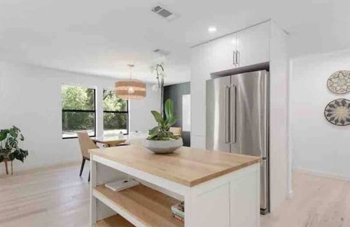 Austin House | Stylish home 15 minutes from S Congress and ACLn
