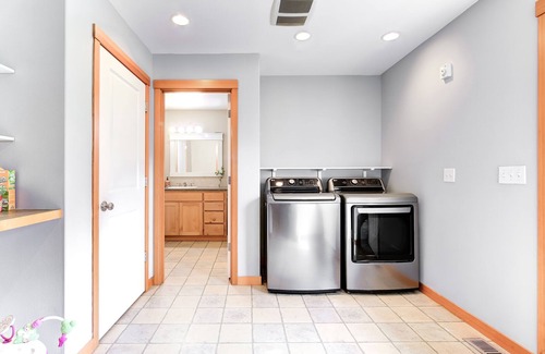 Lake Stevens House | Stylish Home with Private Office in Lake Stevens!
