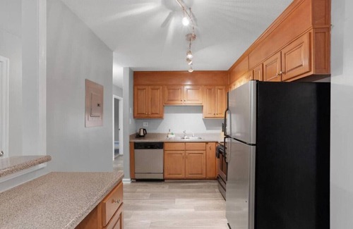 Crabtree Apartment | Stylish King 2BR Suite—in Crabtree Valley Raleigh!