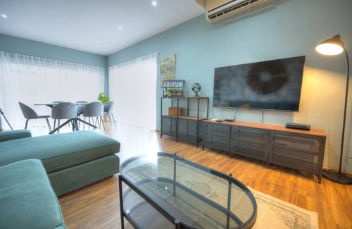 Sliema Apartment | Stylish, large 3bedroom, seafront terrace GOSLM-13
