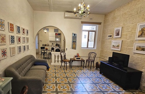 Cospicua House | Stylish Maltese Retreat with Stunning Views