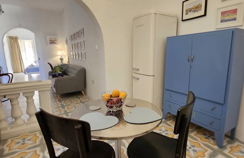 Cospicua House | Stylish Maltese Retreat with Stunning Views