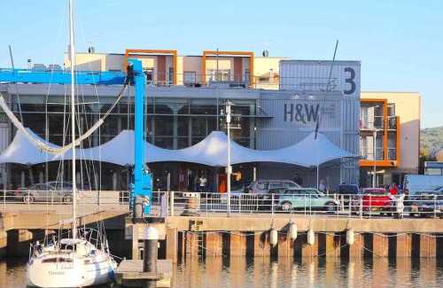 Portishead Apartment | Stylish Marina Apartment with Stunning Views