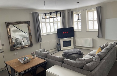 Trafford House | Stylish mews house in central Altrincham Centre