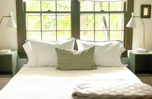 Fry's Spring House | Stylish mid-century house walking distance to UVA with fireplace and sunset view